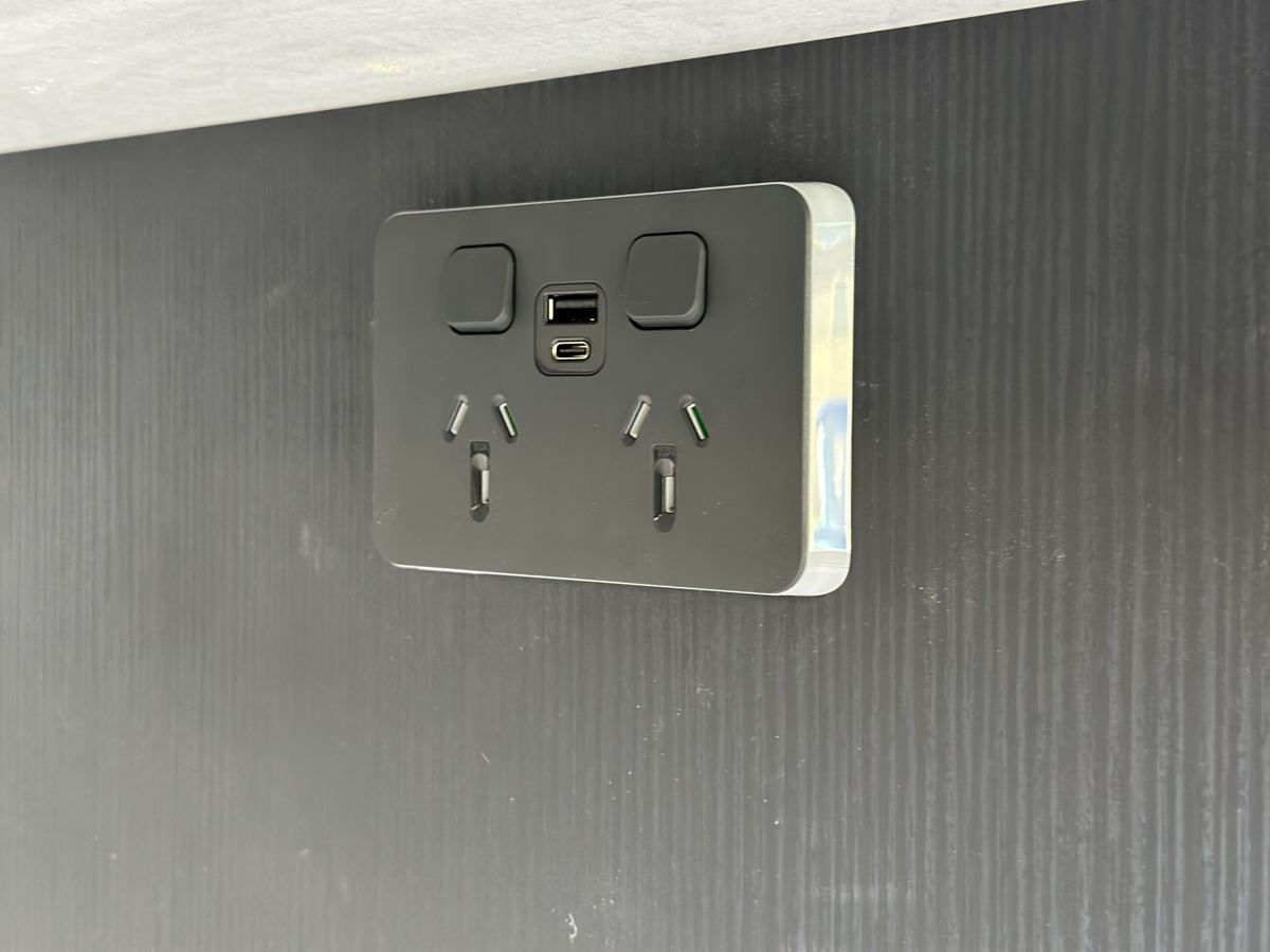 Double power point with USB-C installed in a kitchen